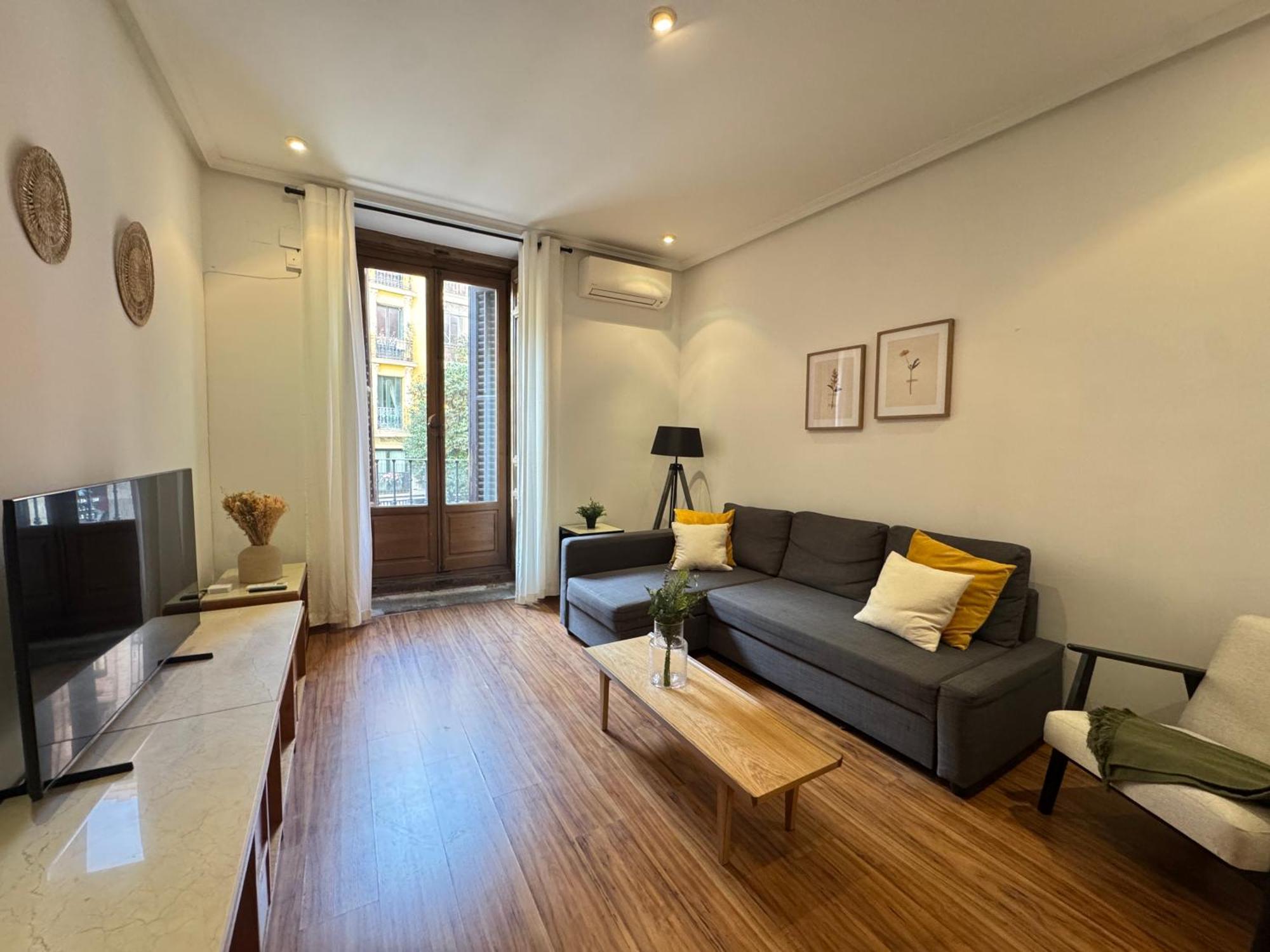 Apartamento A Dos Pasos De La Plaza Mayor Madrid Exterior photo